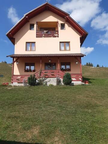 Фотографии Лоджи Cabana Gabriela г. Гырда-де-Сус (Румыния) №2 Фото Лоджи Cabana Gabriela г. Гырда-де-Сус 2